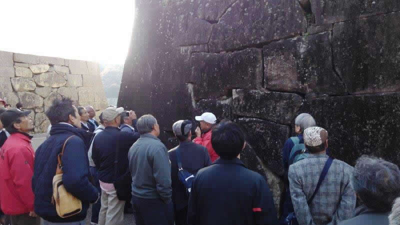 第2回　設計施工ワーク研修会「国宝彦根城・重要伝統的　建造物群選定彦根市河原町芹町地区」見学　開催される